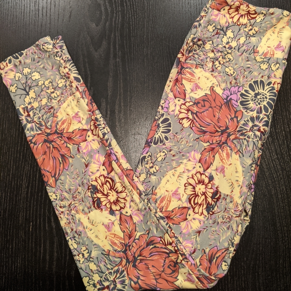 NEW Lularoe floral leggings OS yellow grey - Never Worn!